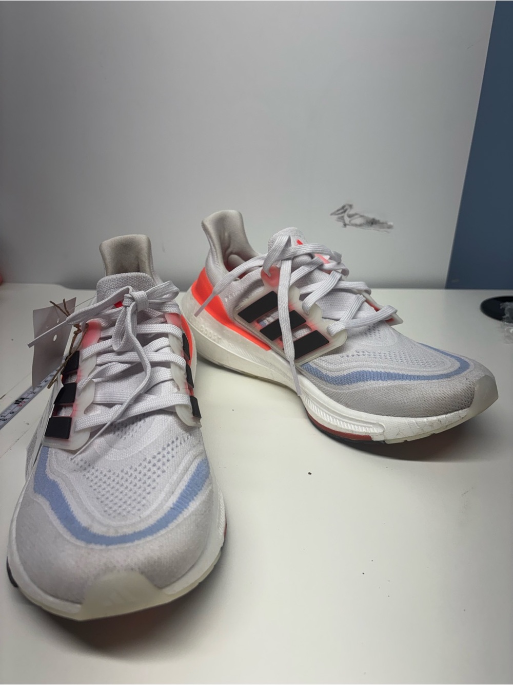 adidas Ultraboost Light - Picture 4 of 8